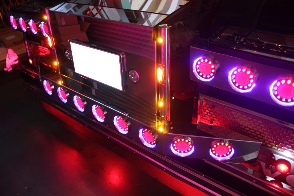 Rear Lights Kit & Rear Bumper Bar for VOLVO FH4 <テール&リアバンパー>