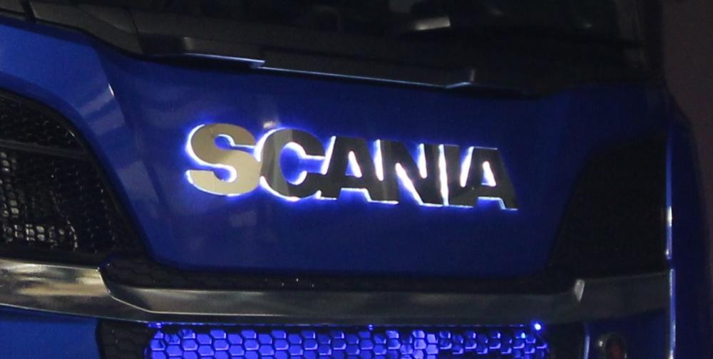 Scania Lighting Emblem <スカニア自光式エンブレム>